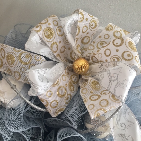 Blue/gray Christmas wreath ☃️ - Picture 2 of 6